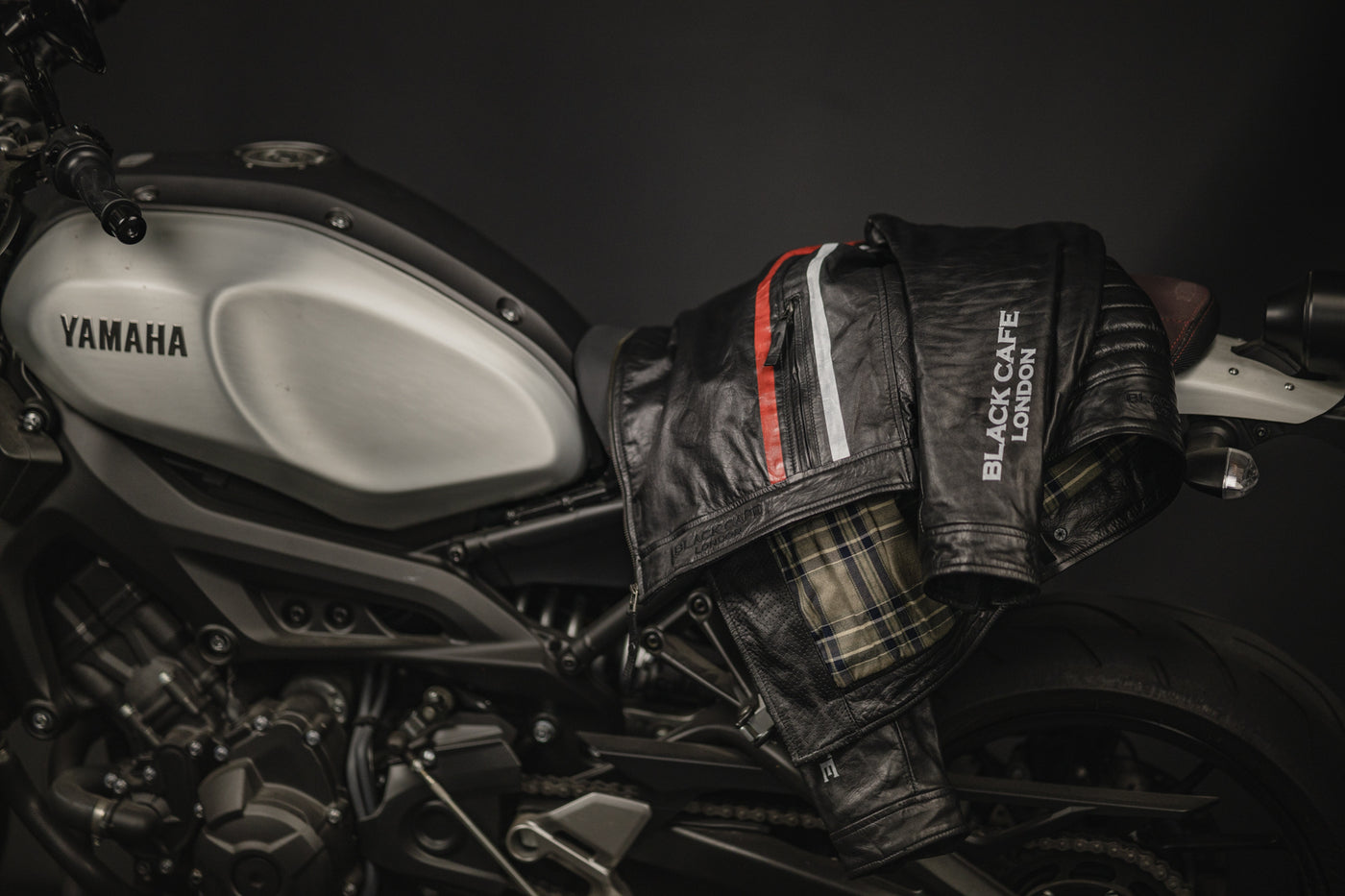 Black-Cafe London Seoul 오토바이 가죽 재킷